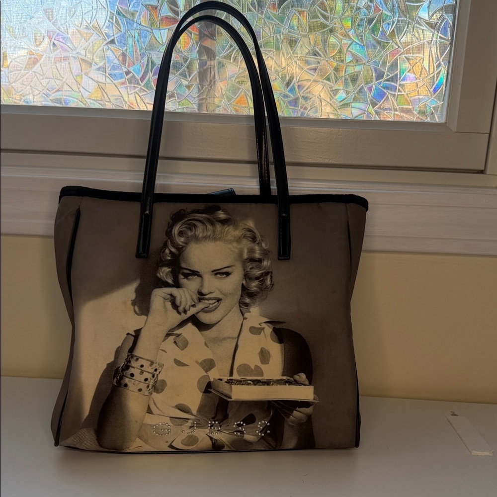 Guess Anna Nicole Smith Purse – Vintage Graphic Print